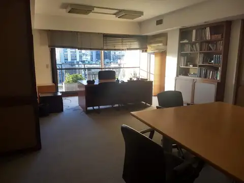 Oficina Monoambiente con 5 baños