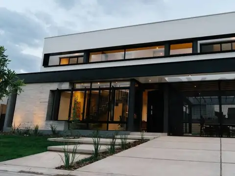 Casa Griza - Activo Inmobiliario Premium en Barrio Gran Boedo | Lujan de Cuyo