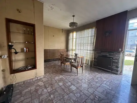 Casa en Venta con 4 cocheras
