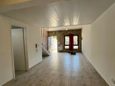 Depto Tipo Casa en Venta con 1 cocheras
