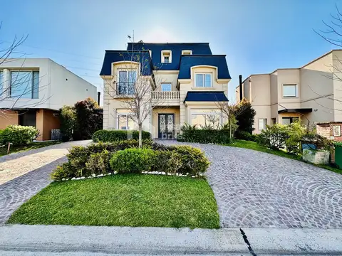 Casa 5 ambientes en Venta en Tipas, Nordelta, Tigre |Estilo Frances y  3er planta libre con baño!