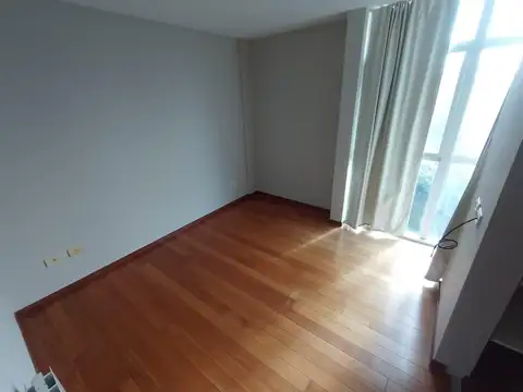 Departamento en Alquiler con 1 cochera