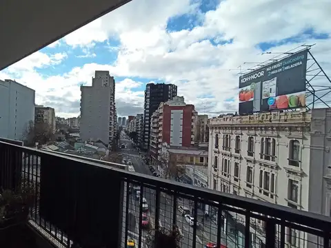 Departamento semipiso 4 ambientes. 158 M2. c/ dependencia - Barracas - Espacio guarda coche. VENTA.