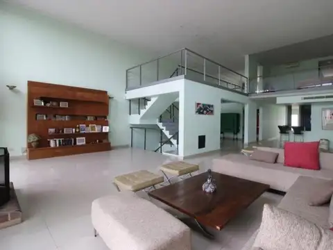 EXCLUSIVO LOFT CON LOCAL EN PLANTA BAJA EN EL DISTRITO AUDIO VISUAL EN PATERNAL