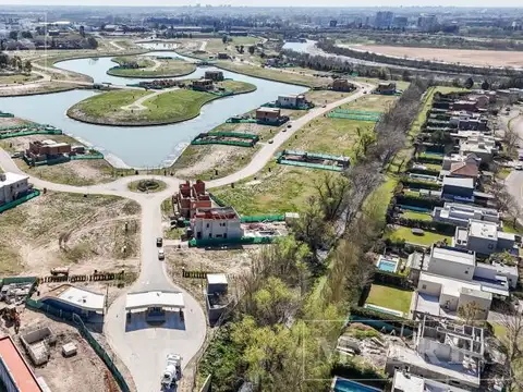 Lote en venta en San Fermín con excelente orientación y tamaño.