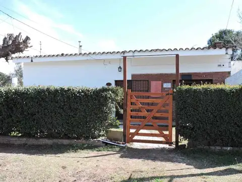 Casa 5 ambientes con 1 baño