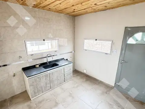 Casa 3 ambientes con 1 baño