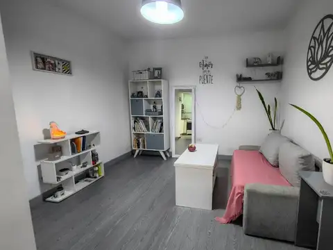 Depto Tipo Casa en Venta en Flores, USD 110.000