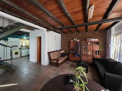 Casa en Venta con 4 cocheras