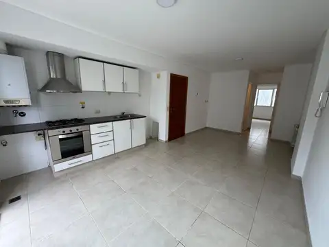 Departamento en Alquiler en La Perla Sur, $ 790.000