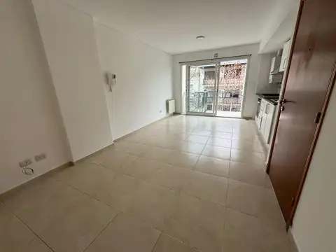 Departamento 2 con balcon a la calle en ALQUILER POR 24 MESES