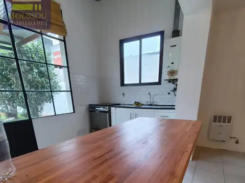 Casa en Alquiler con 1 cochera