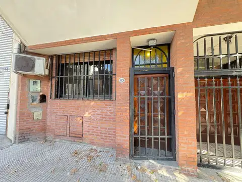 Oficina 6 ambientes con 3 baños