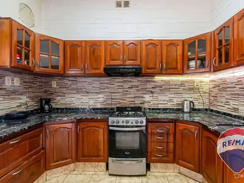 Casa 4 ambientes con 1 baño