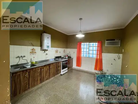 Casa 3 ambientes con 1 baño