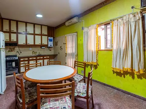 VENTA CASA 2 DORMITORIOS BARRIO ECHESORTU