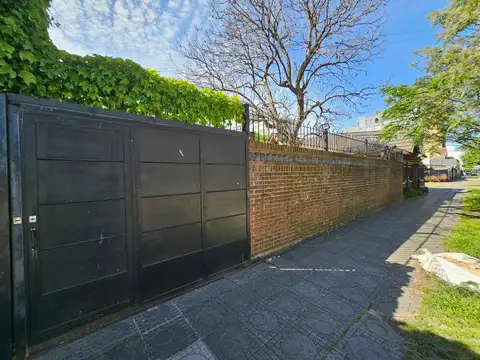 ALQUILER CASA 6 AMBIENTES ITUZAINGO CENTRO 441M2