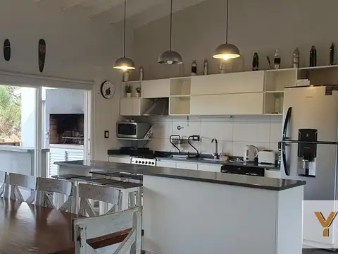 Casa en venta - 4 Dormitorios 4 Baños - Pinamar