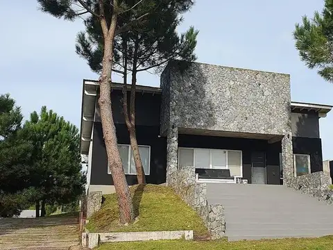 Casa en Venta en Costa Esmeralda, USD 250.000