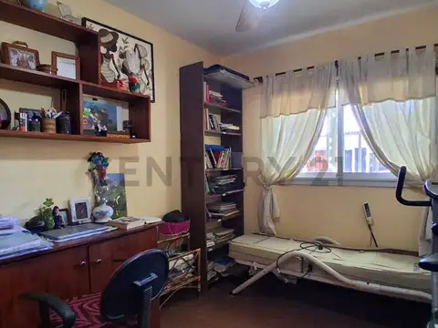 Ameghino 100, Piso 0