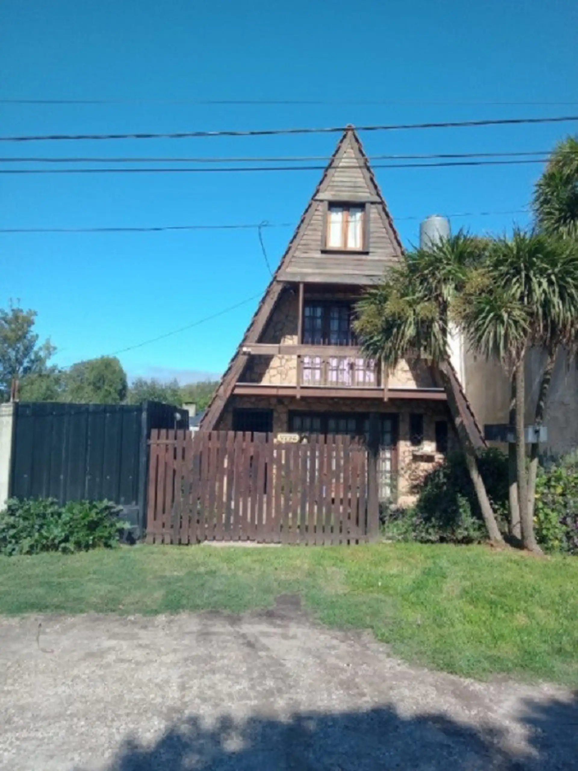 VENTA CHALET C/QUINCHO 5 AMBIENTES
