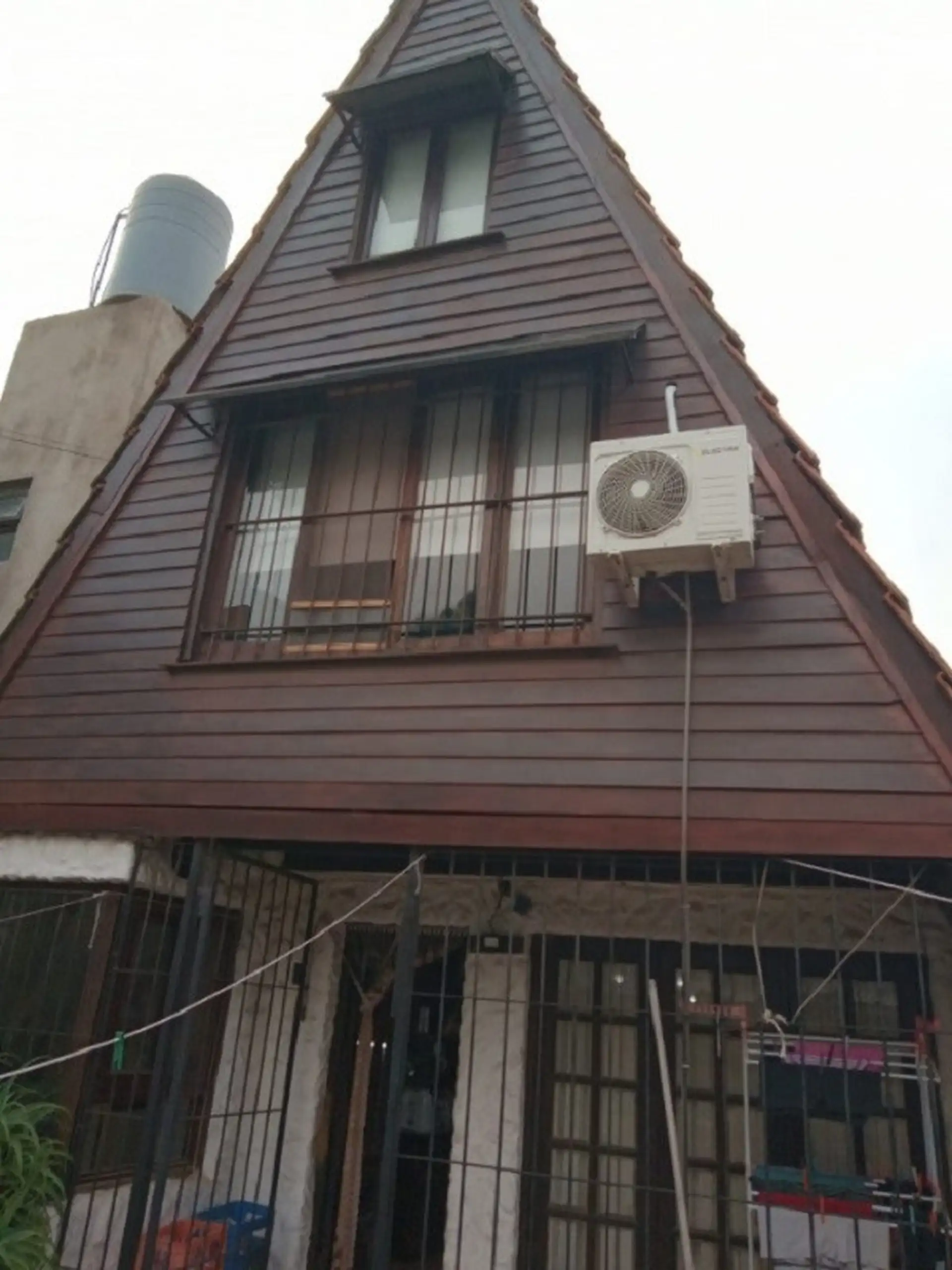 VENTA CHALET C/QUINCHO 5 AMBIENTES