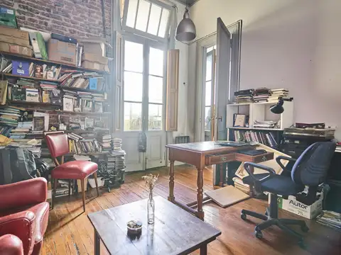 Venta PH 2 amb a refaccionar en Balvanera. Apto Crédito