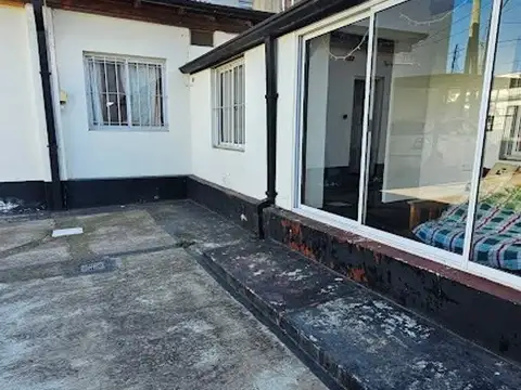 Casa 3 ambientes con 2 baños