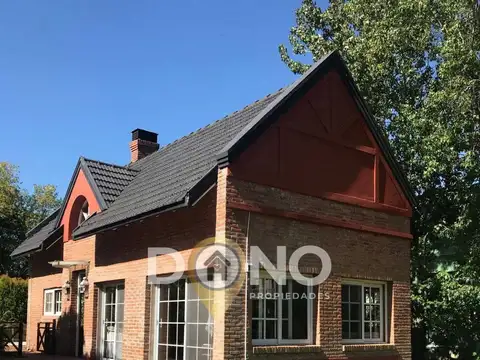 Casa 5 ambientes con 4 baños