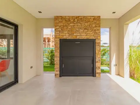 Casa en Alquiler en Puertos - Acacias, USD 1.950