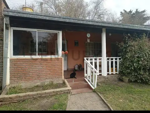 Venta de Casa Parque Sicardi 2 Ambientes Quinta