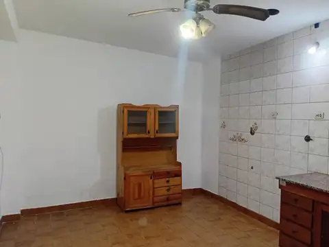 Casa 2 ambientes con 1 baño