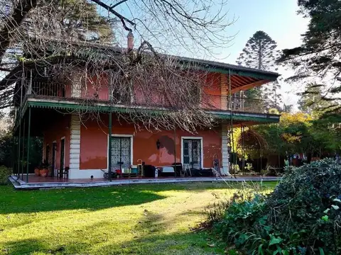 Julián Balbín 2400