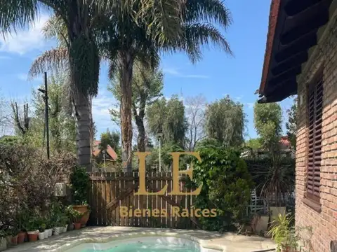 Casa en Venta con 2 cocheras