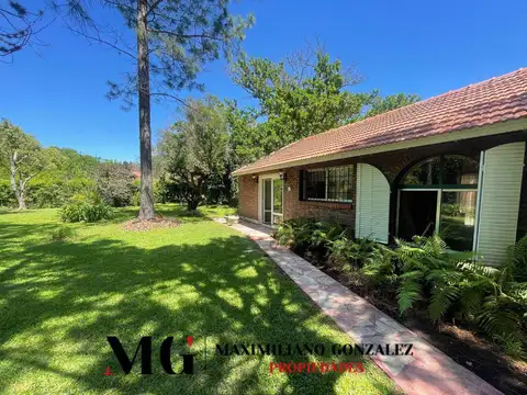 Casa 4 ambientes con 2 baños