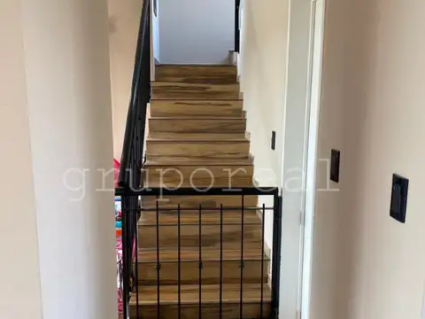 LAGOS DE CANNING - Muy linda y  Moderna Propiedad , en excelente estado  