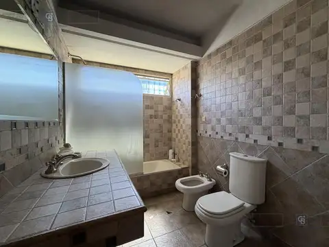 Depto Tipo Casa 5 ambientes con 3 baños