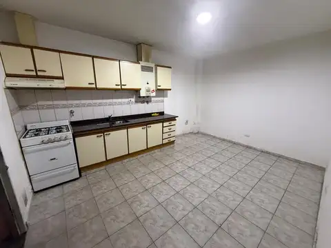 Casa 5 ambientes con 1 baño