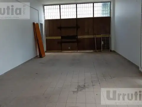 Local  esquina Moreno