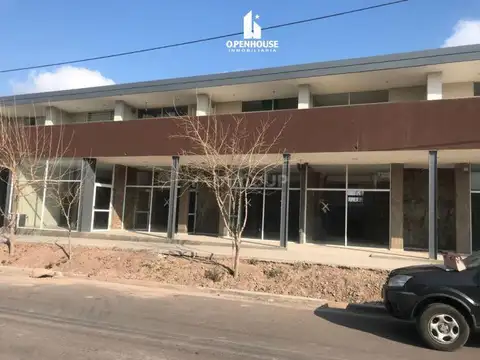 OPENHOUSE inmobiliaria vende local comercial a estrenar en Carrodilla.