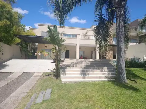 Exclusiva propiedad en la Toma Vieja, Paraná