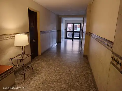 Otamendi 400, Piso 6