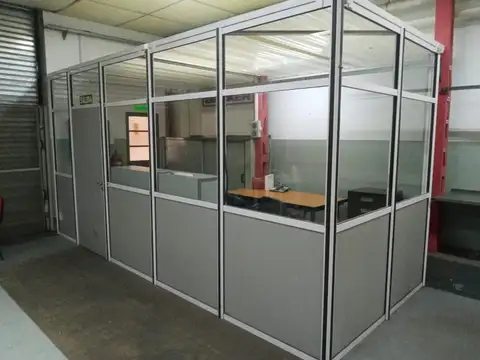 Galpón con fácil acceso al camino Buen Ayre y Panamericana