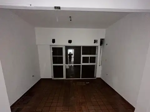 Local en Alquiler en La Plata, $ 950.000