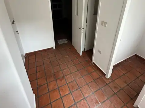 Local en calle 44 n° 653 e/ 8 y 9