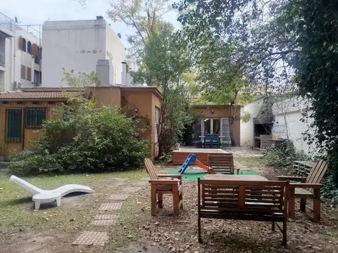Casa 7 ambientes con 2 baños