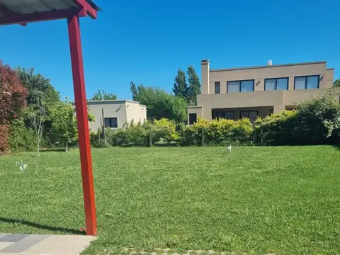 Casa en Venta en Haras Santa Maria - Los Eucaliptus, USD 185.000