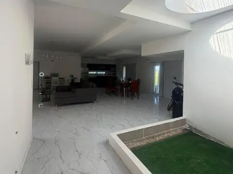 Casa en Alquiler en Vida Club De Campo, USD 1.400