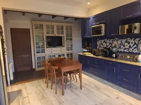 Casa 5 ambientes con 3 baños