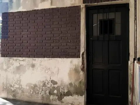Casa 5 ambientes con 1 baño